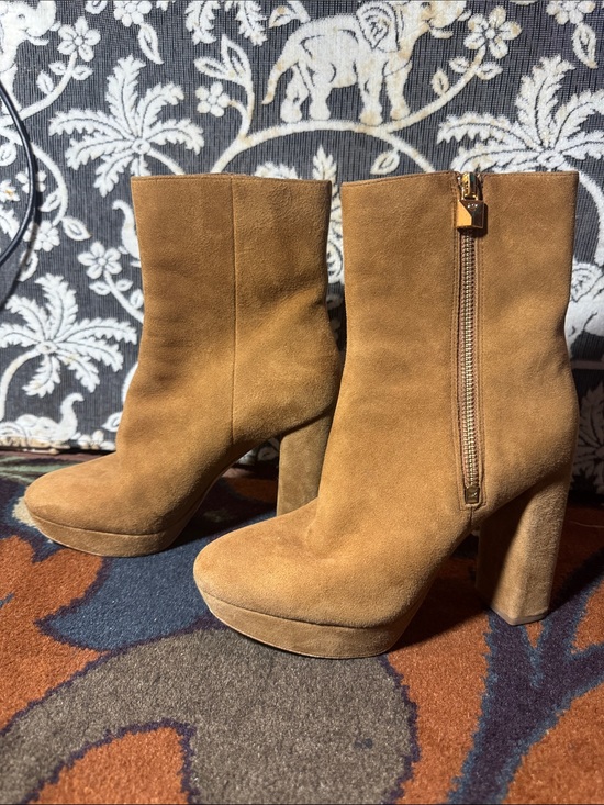 Michael Kors Shoes - Michael Kors Women’s Tan Suede Platform Ankle Boots with Side Zip 7.5